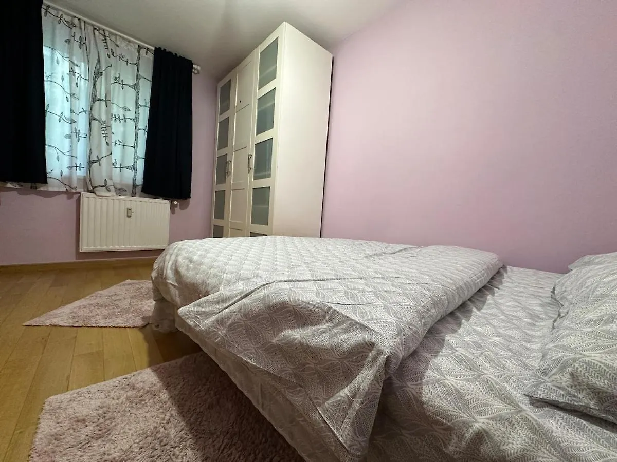 Spacious 2Bedroom -Living Room Apartament Comfort Bucareste Roménia