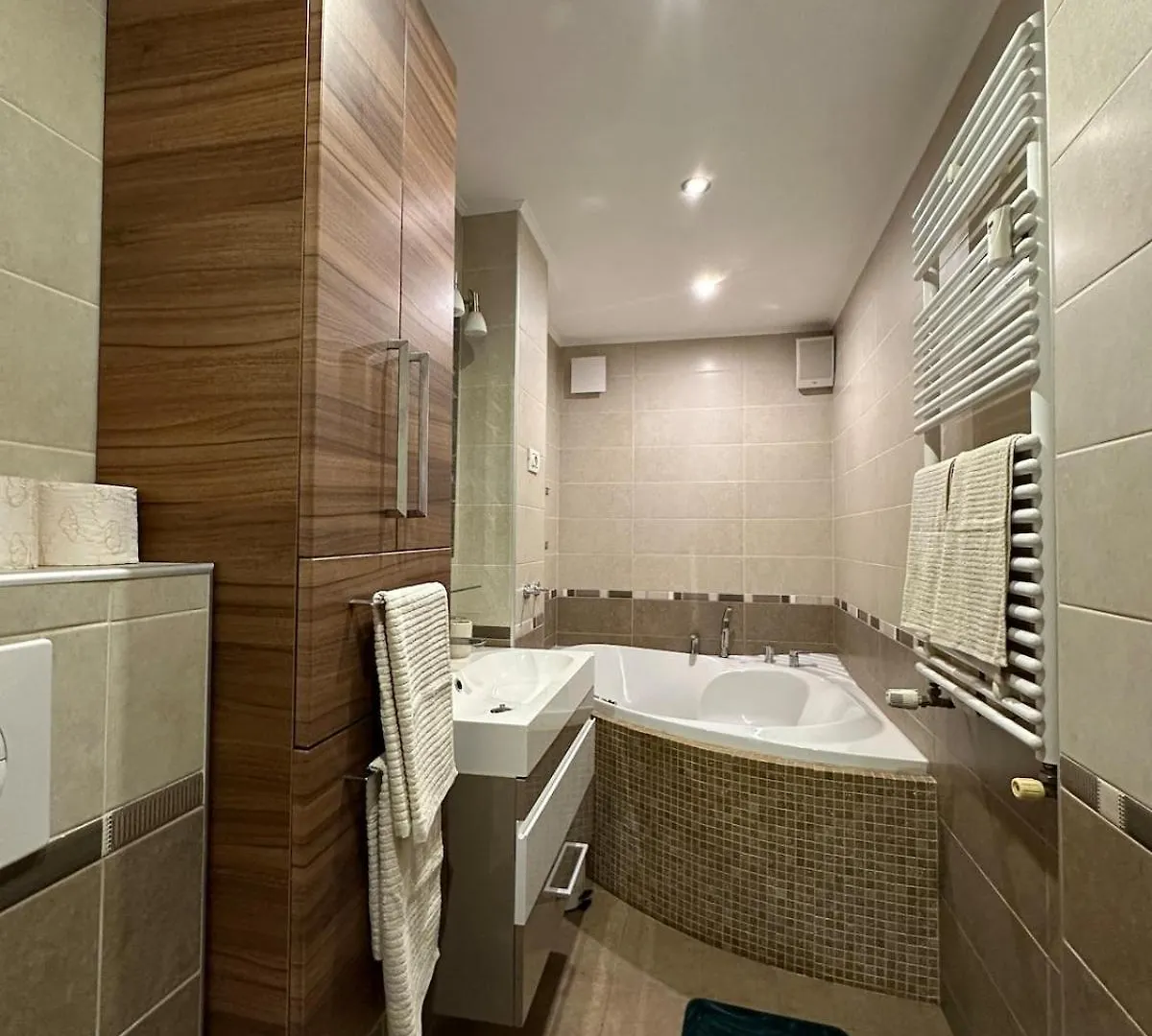 Spacious 2Bedroom -Living Room Apartament Comfort Bucareste
